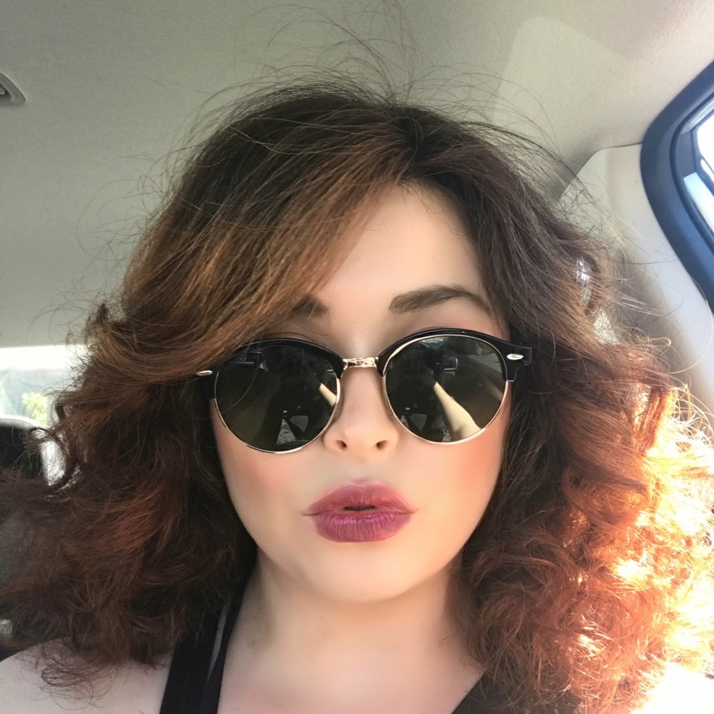 Meet your Posher, Darine